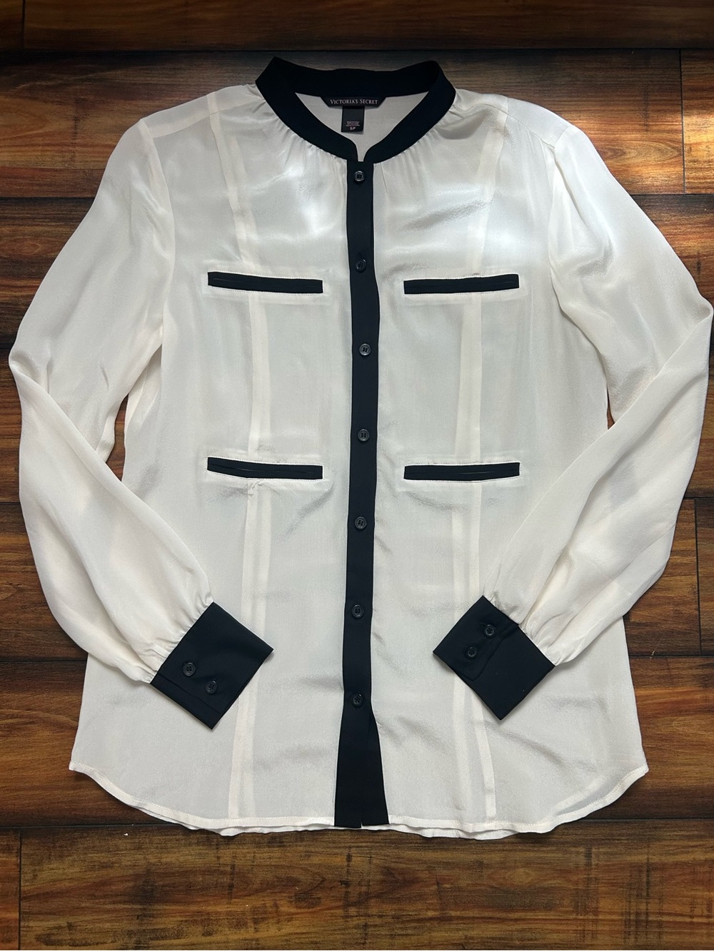 Victoria's Secret 100% Silk White Button-Down Blouse with Black Trim Sz Small